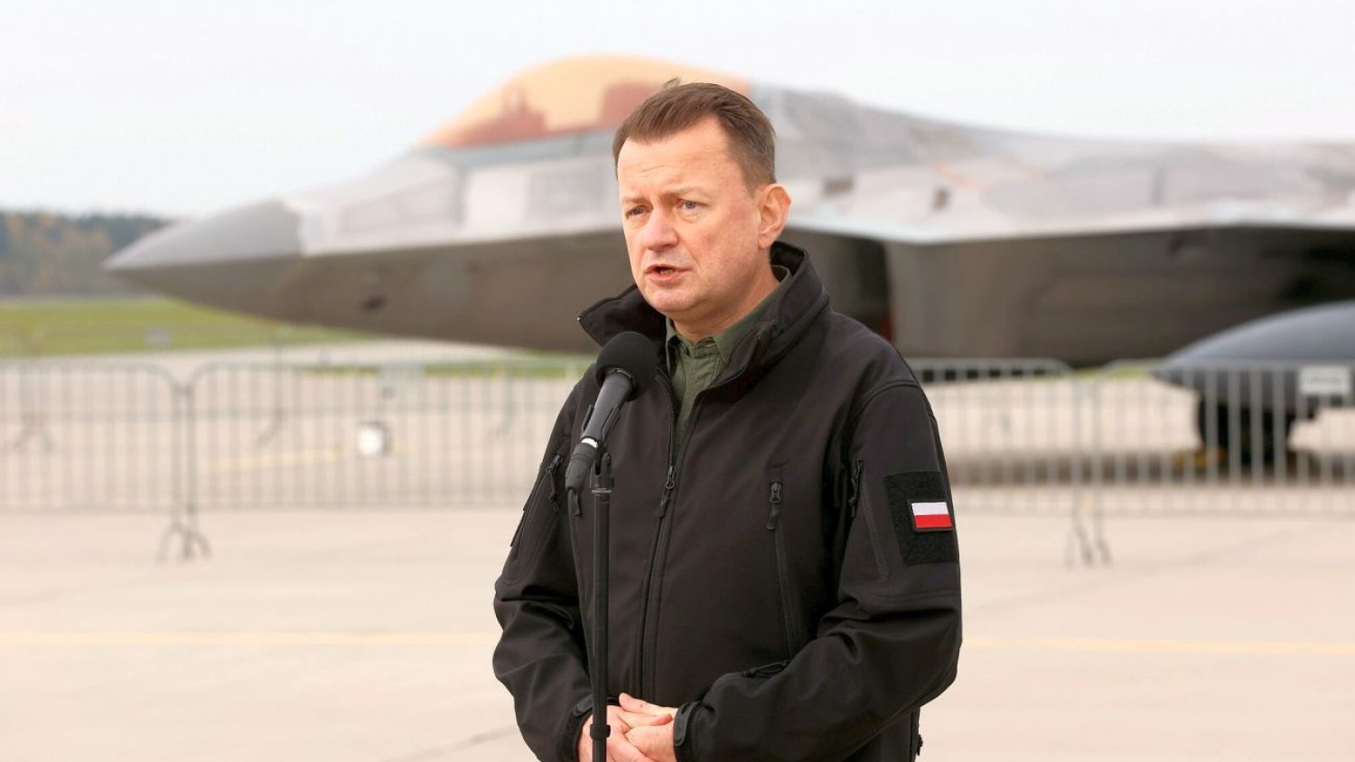 BGK odwołał sprzedaż obligacji. Pieniądze z nich miały iść na zakupy Błaszczaka