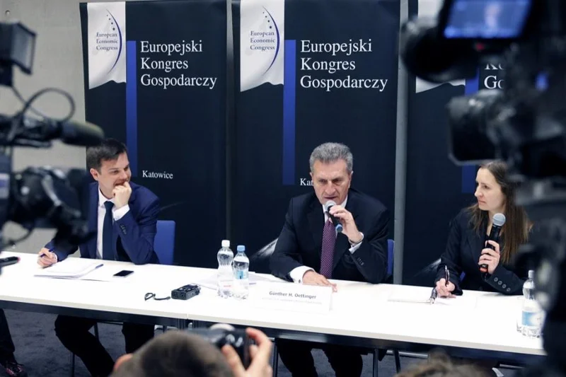 Briefing prasowy z udziałem komisarza UE ds. Gospodarki Cyfrowej i Społeczeństwa