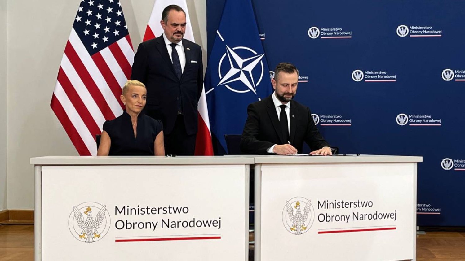Podpisanie umowy o kredyt na modernizację polskich sił zbrojnych.