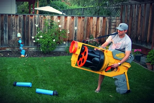 Największy pistolet Nerf na świecie