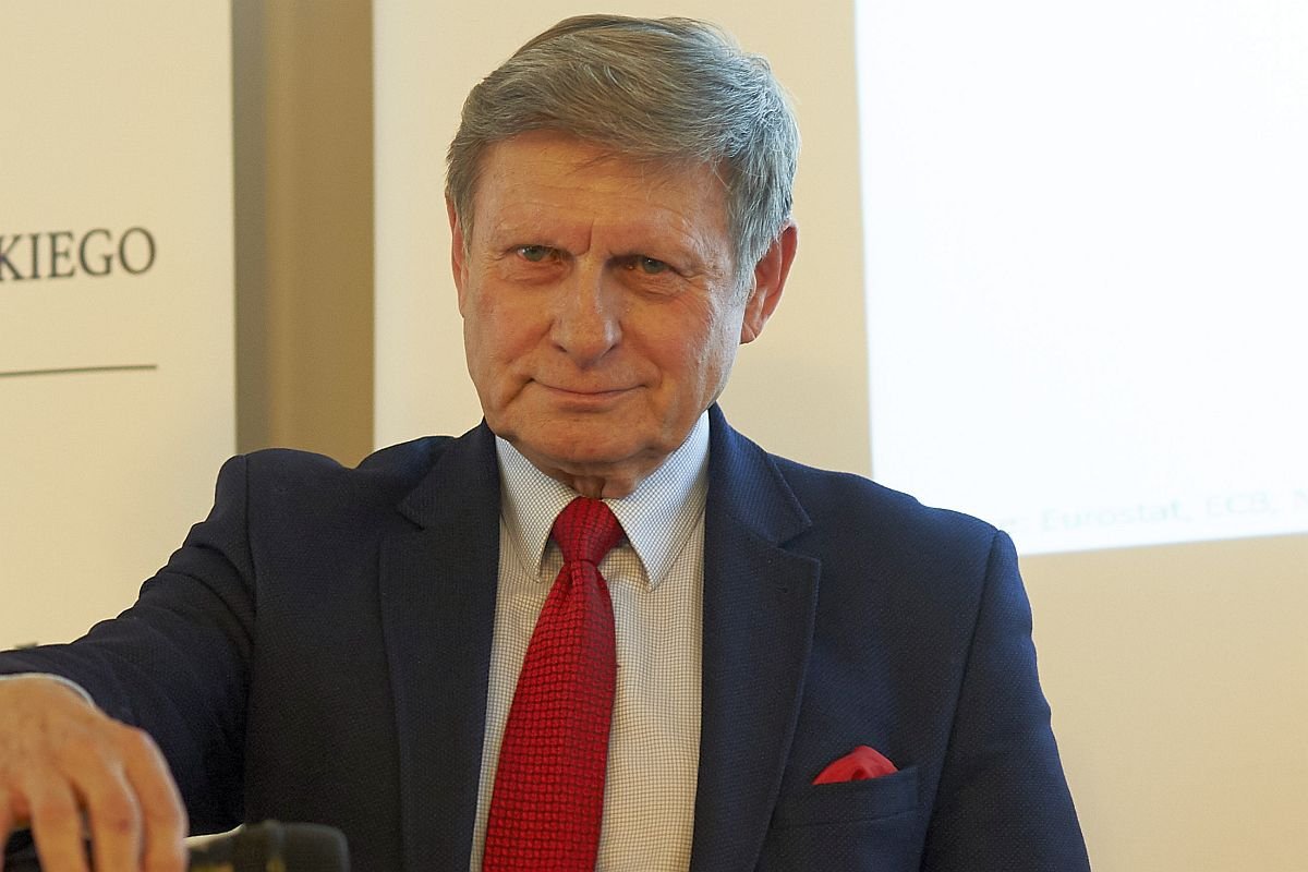 Zasługi związane z poprawą sytuacji gospodarczej przypisywane są automatycznie aktualnemu rządowi. To błędne myślenie - mówi Leszek Balcerowicz.