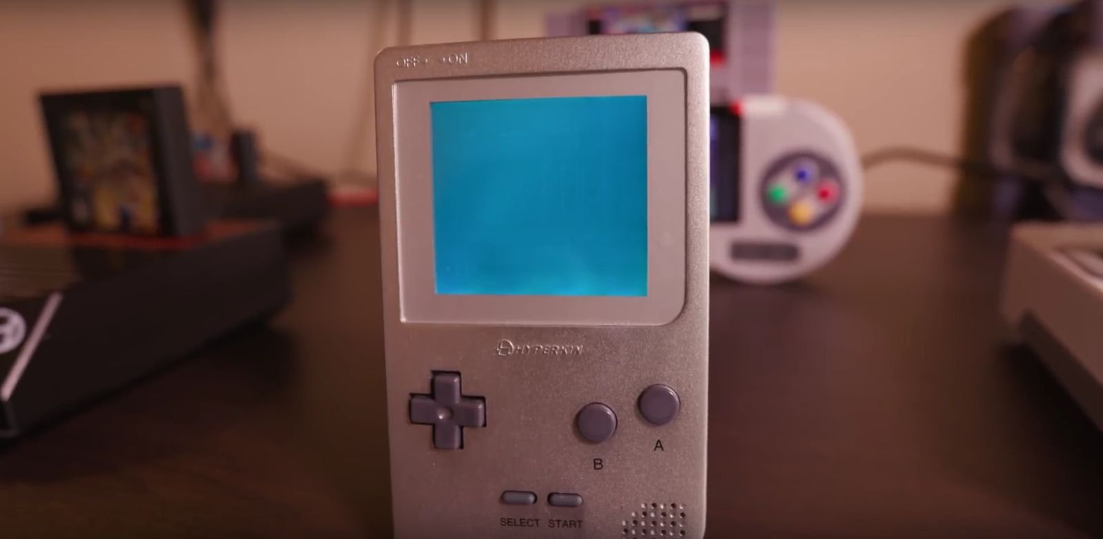 Game Boy Ultra to odświeżona przez Hyperkin konsola