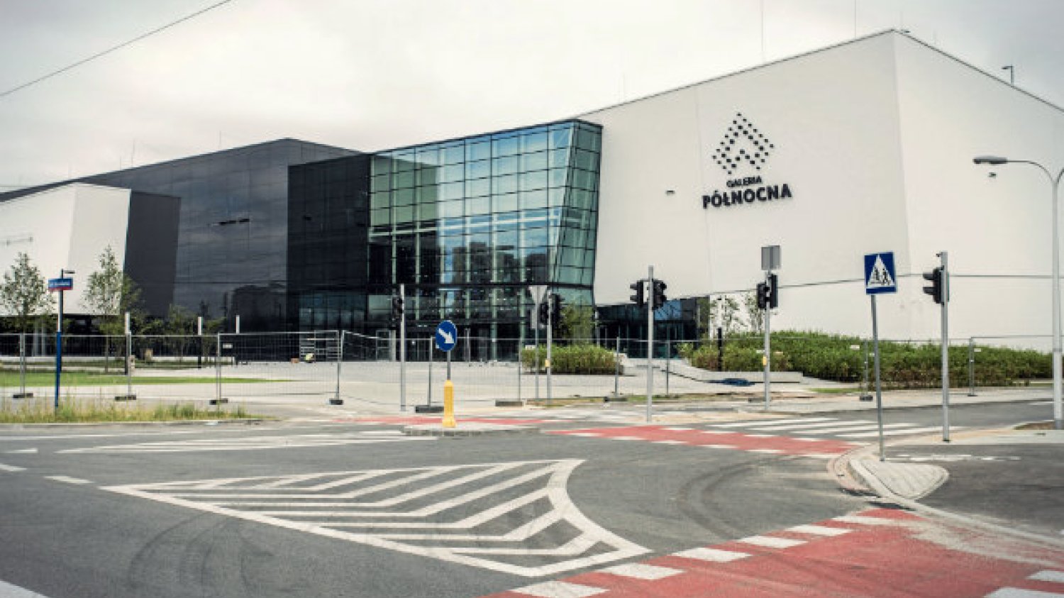 Państwowa Inspekcja Pracy podała, że 7 sierpnia skontrolowała plac budowy Galerii Północnej pod kątem legalności zatrudnienia i przestrzegania przepisów BHP. Okazało się, że szwankuje i jedno i drugie.