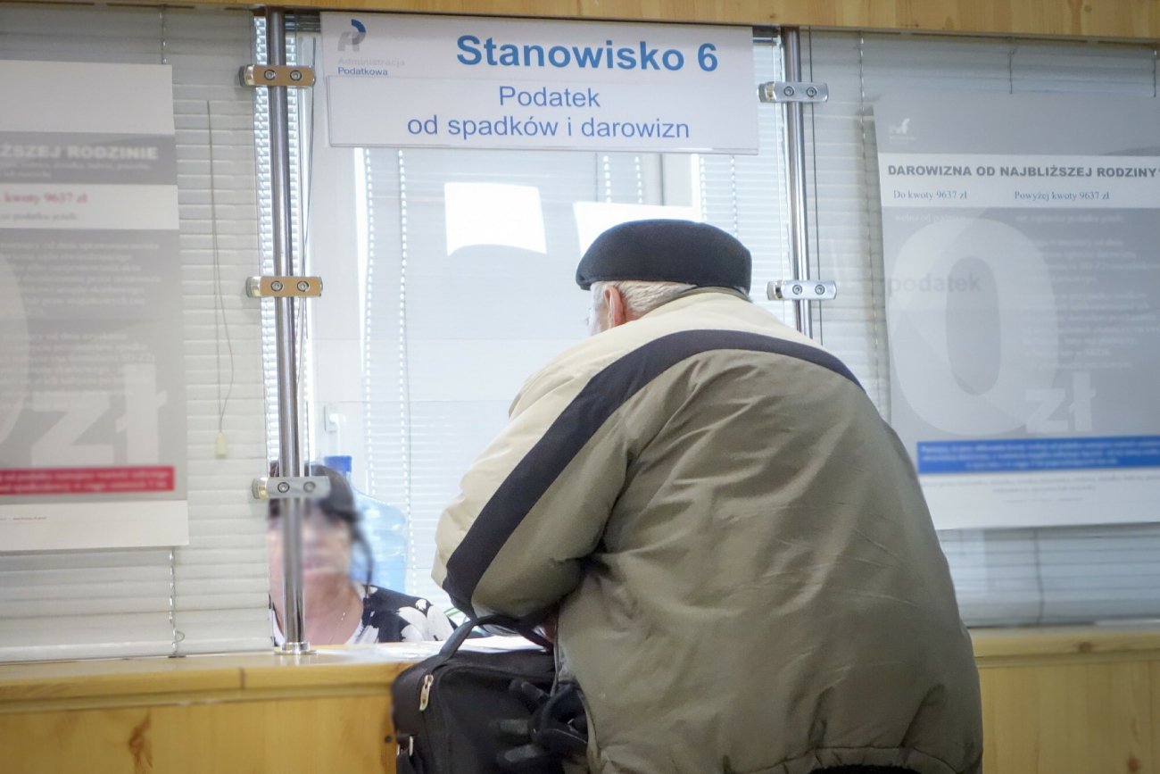 Jak nie zapłacić podatku od darowizny w gotówce od najbliższej rodziny?