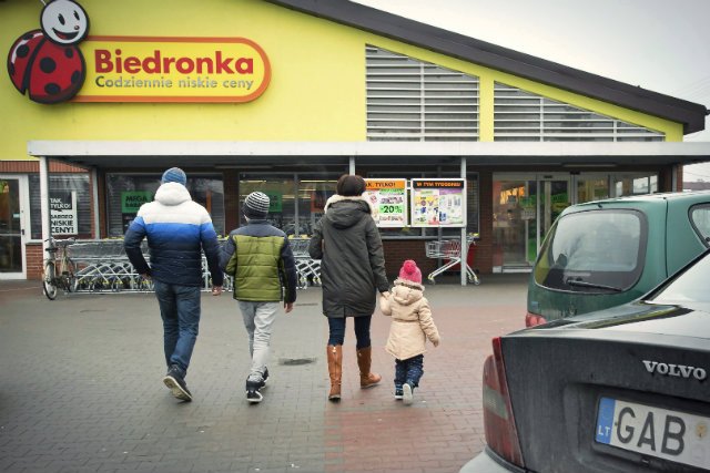 Biedronka idzie w ślady swoich konkurentów i uruchamia sprzedaż ubrań produkowanych przez ich własną markę