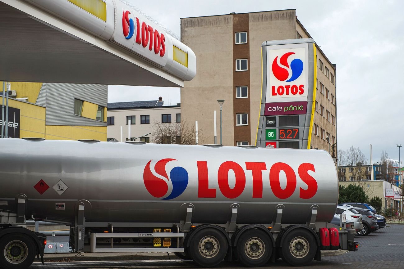 Lotos niedługo zniknie z rynku, wchłonie go Orlen
