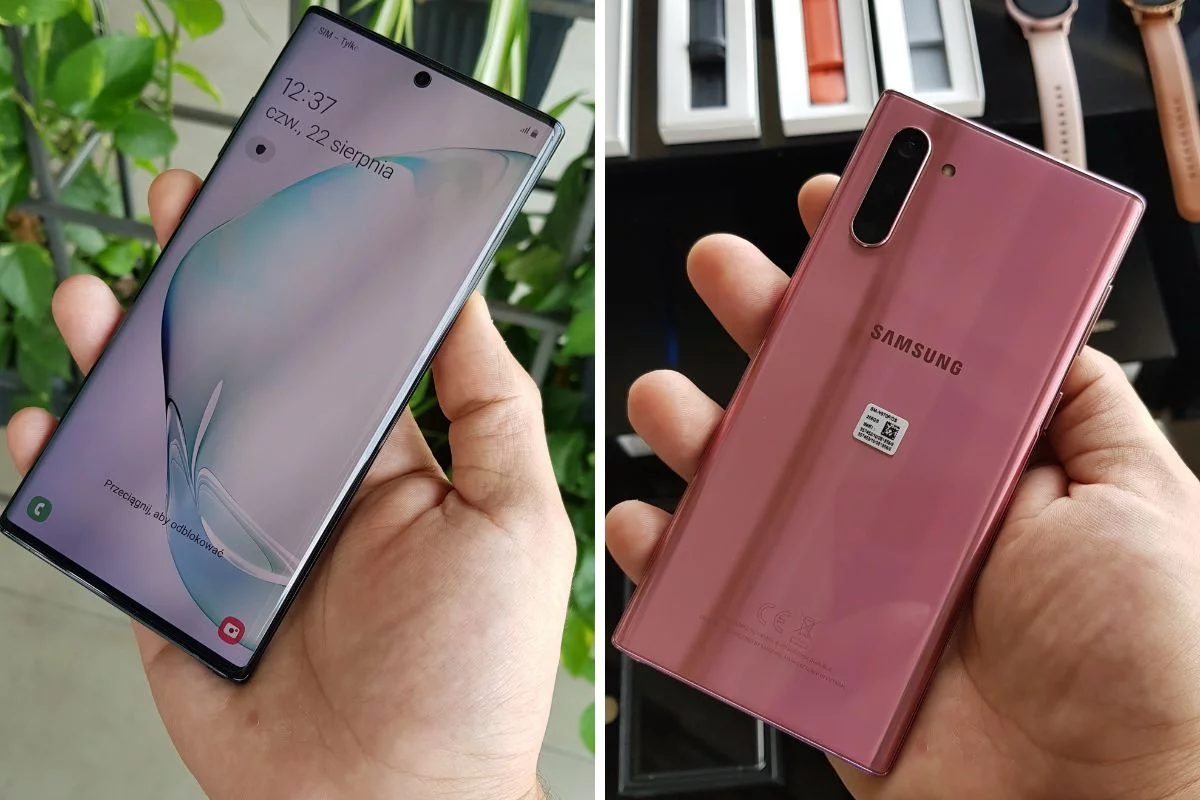 Samsung Galaxy Note10+ po lewej i Note 10 po prawej stronie. Mniejsza wersja stanowczo spodoba się bardziej płci pięknej.