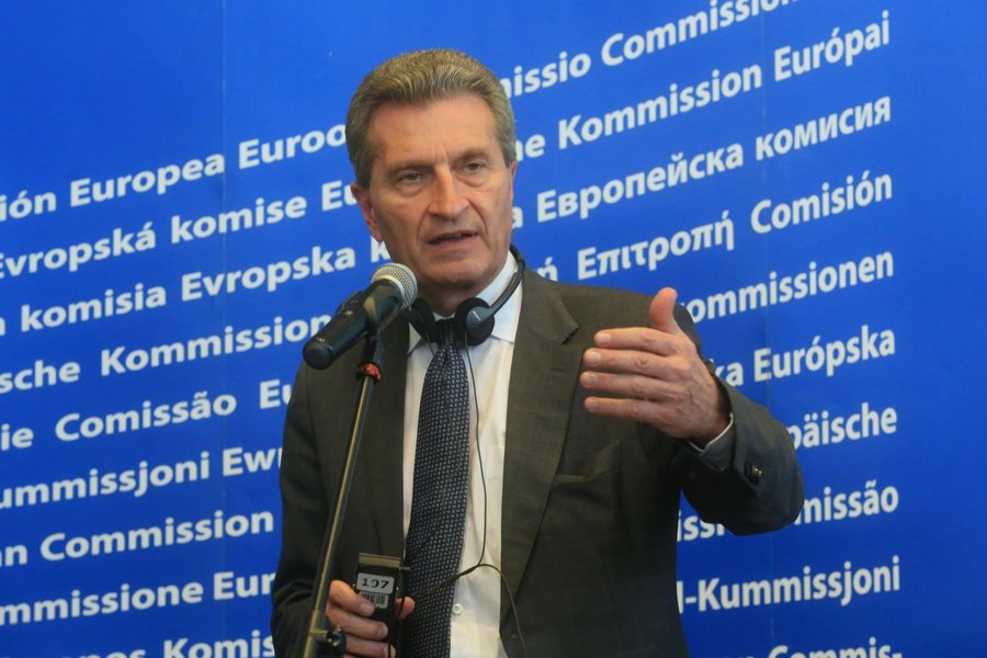 Komisarz UE ds. budżetu Guenter Oettinger.