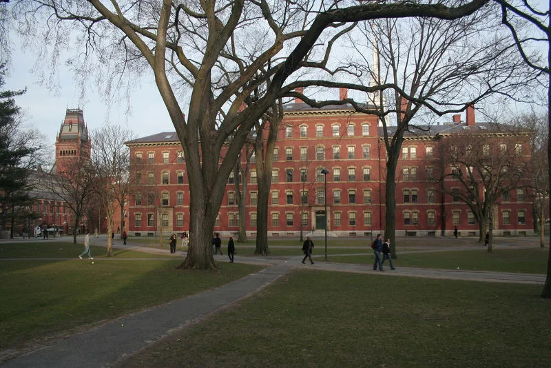 Kampus Uniwersytetu Harvarda.
