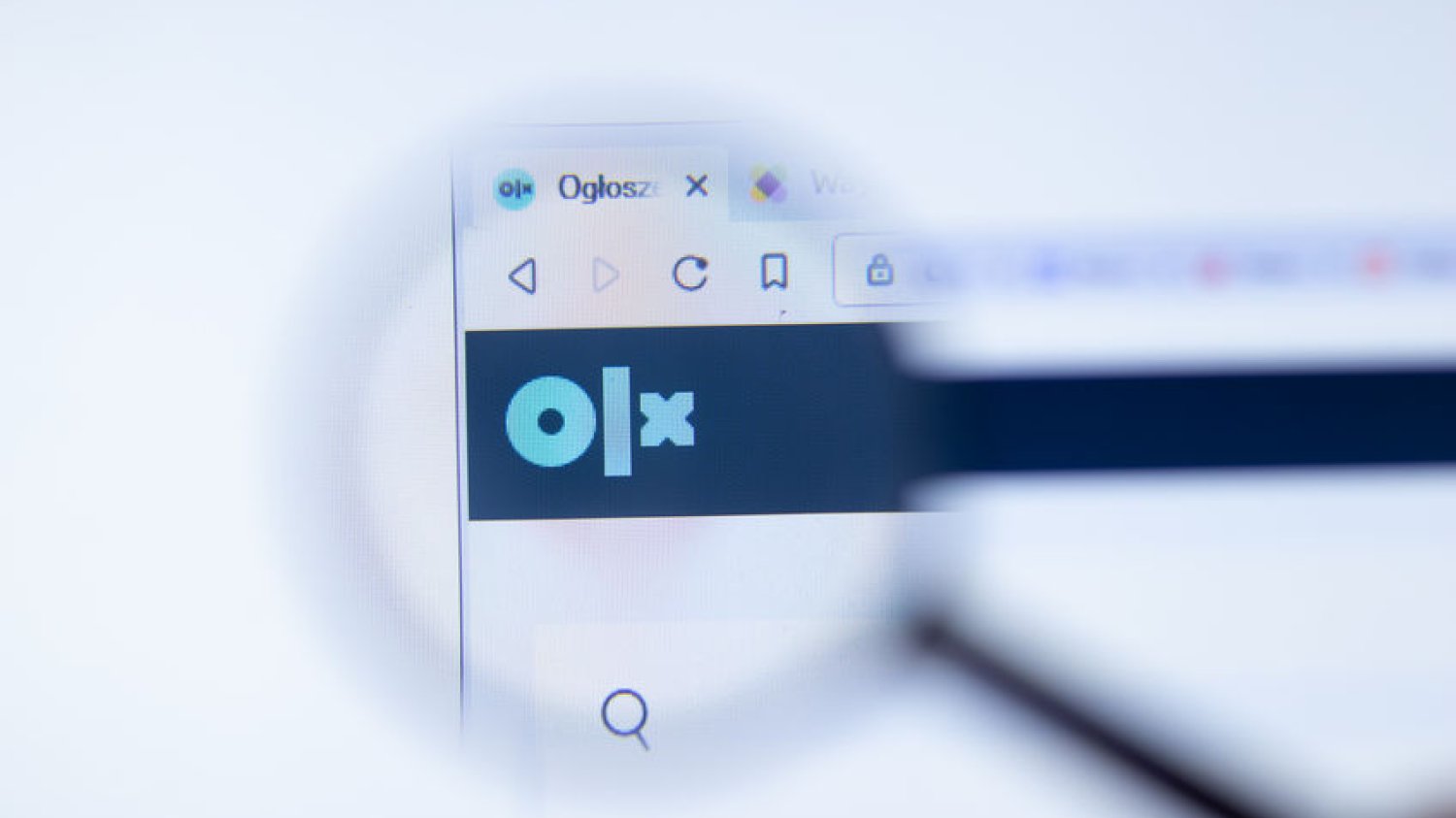 OLX zdaje sobie sprawę z problemu, jakim jest phishing. Ale co z tym robi?