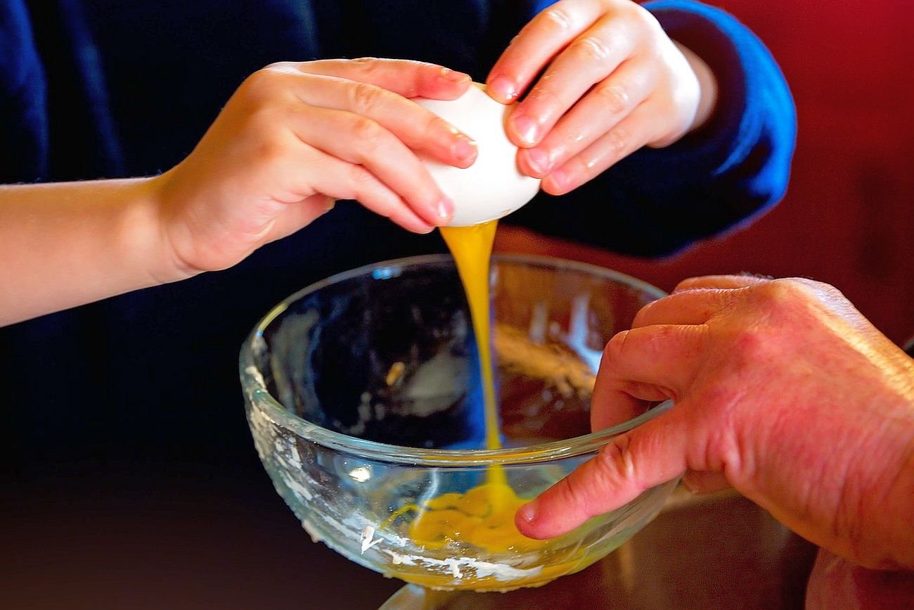 Jaja w kuchni można łatwo zastąpić o wiele tańszymi produktami