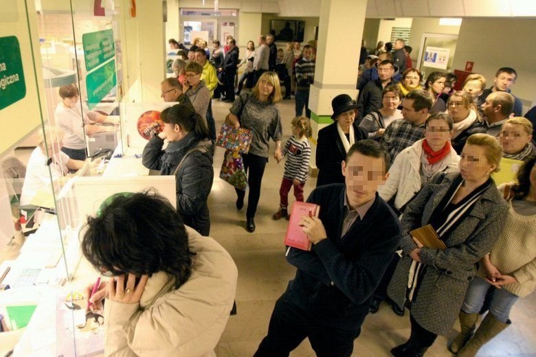 Aby zmniejszyć kolejki do lekarzy specjalistów i poprawić jakość wykonywanych usług, NFZ chce płacić lekarzom nie za prowadzenie leczenia, a za jego efekt