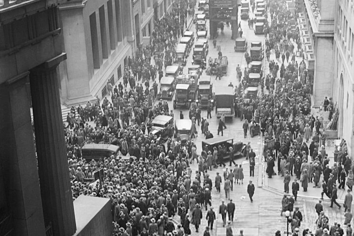 Krach nowojorskiej giełdy 24 października 1929 r. to był tylko początek. Wielki Kryzys zmienił USA nie do poznania.