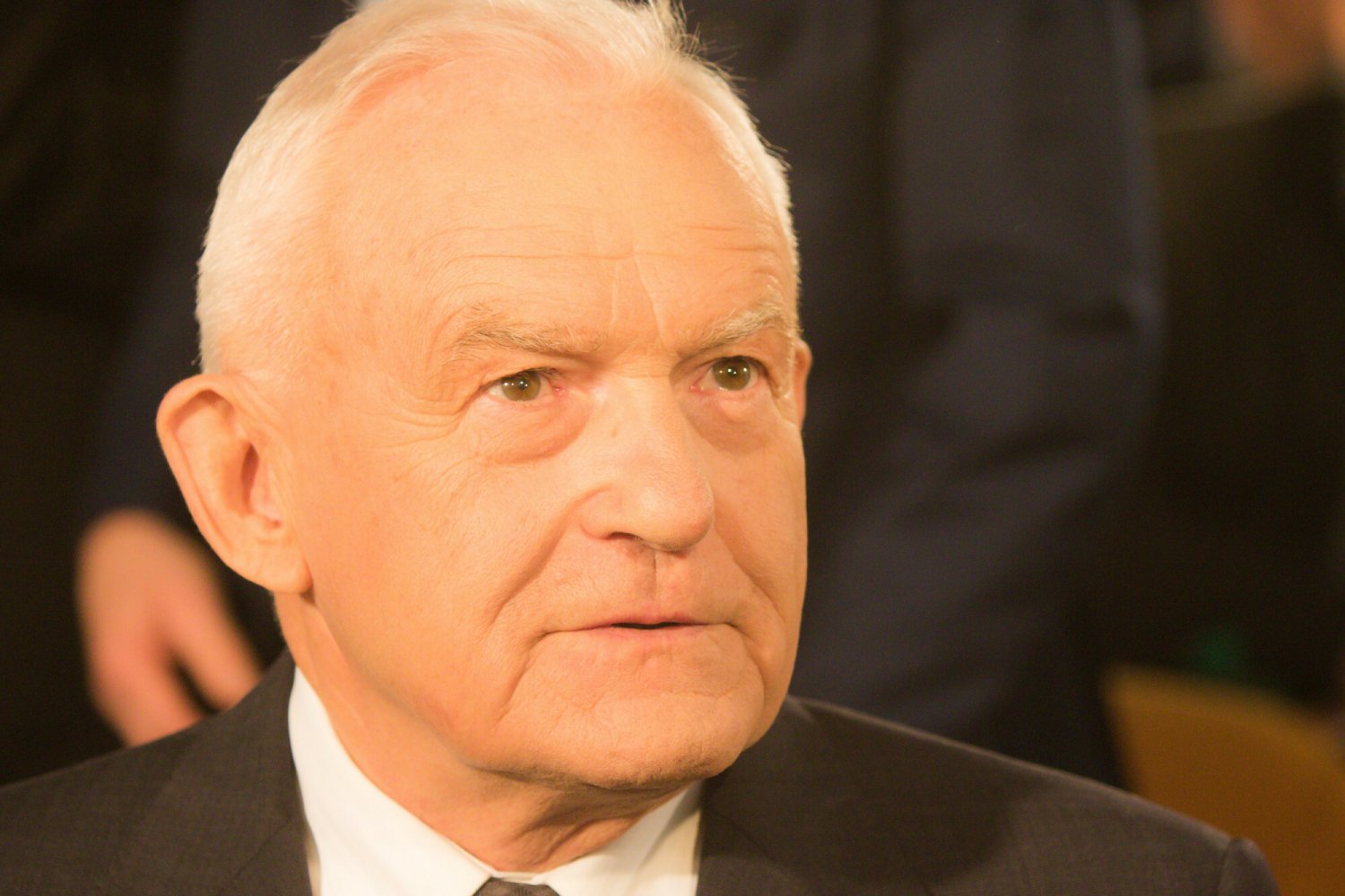 Leszek Miller ostro o przekopie Mierzei Wiślanej. "Rów dla kajaków"