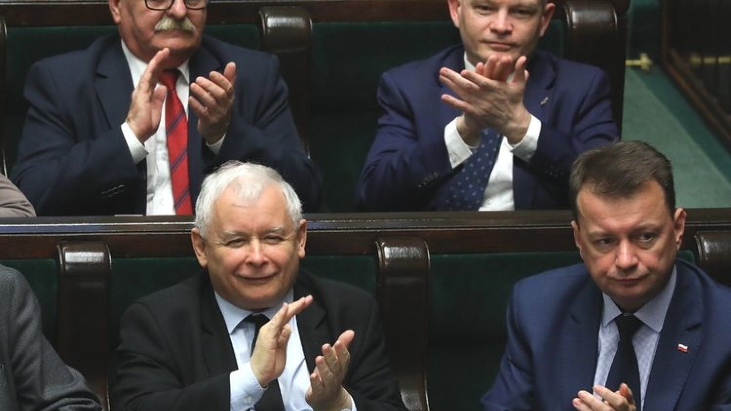 "Opozycja, która złej władzy podwyższa wynagrodzenie w czasie kryzysu, nie ma racji bytu. Ogarnijcie się".