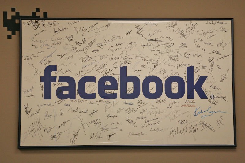 Dane Europejczyków nie są odpowiednio chronione przez USA. Potentaci w rodzaju Facebooka czy Google'a będą mieli problem z ich przesyłaniem.