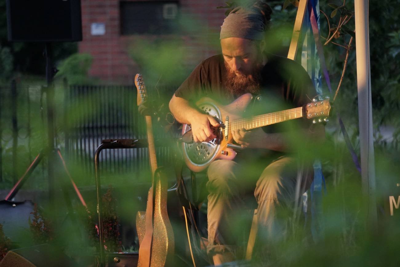 Rozmawiamy z Michałem Zygmuntem, muzykiem nagrywającym dźwięki przyrody. Promuje on w ten sposób nowy - 24. Park Narodowy Doliny Dolnej Odry.