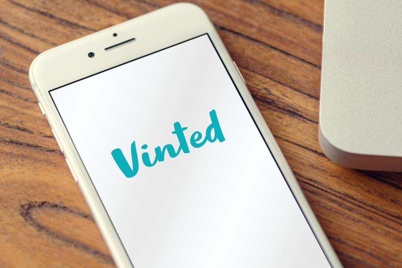 telefon z aplikacją Vinted.pl