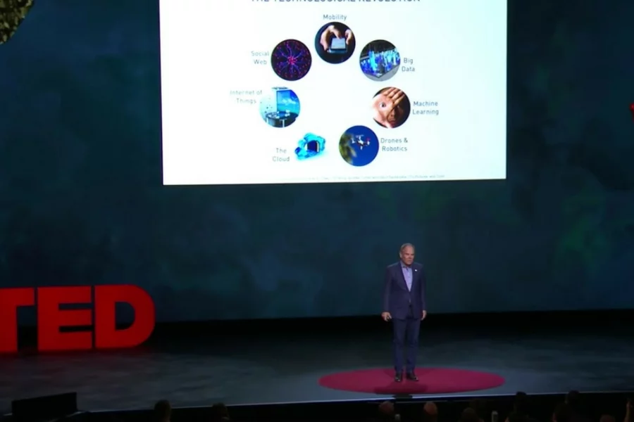 Blockchain porusza wszystkie umysły. Kanadyjski guru biznesu, Don Tapscott, tłumaczy znaczenie technologii blockchain podczas konferencji TEDx.