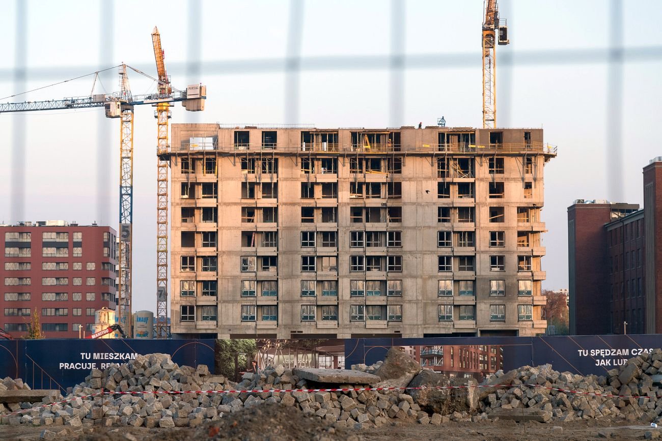 Co bardziej się opłaci - kredyt na 2 proc. czy "Mieszkanie bez wkładu własnego"? Sprawdź