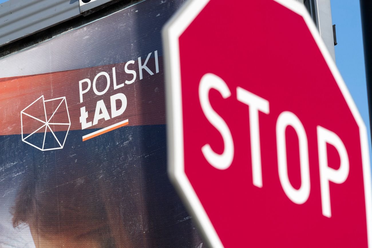 Polski Ład wylądował w koszu, ale odpowiedzialni za jego stworzenie dostali pokaźne premie