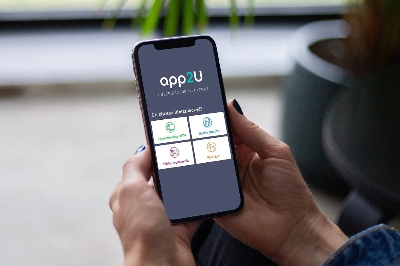 Aplikacja ubezpieczeniowa app2U zapewnia dostęp do jedenastu rodzajów ubezpieczeń chroniących podczas podróży i wypoczynku.