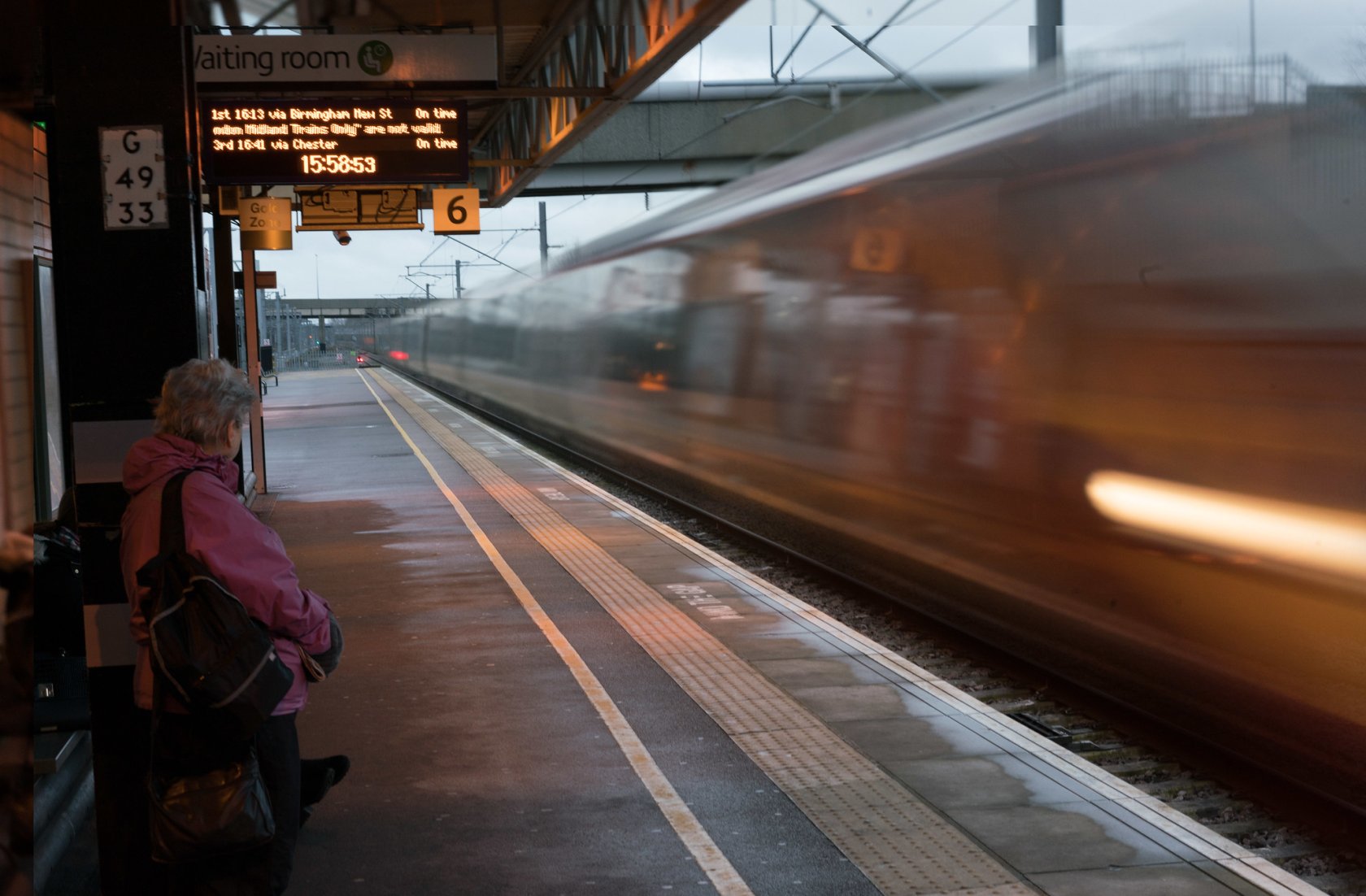 Polskie zakłady nie są w stanie wyprodukować pociągu jadącego 250 km/h