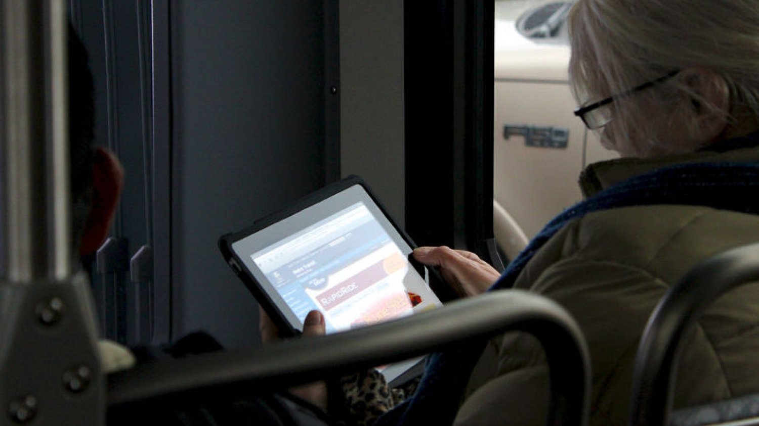 Wi-Fi znaleźć można obecnie również w pociągach i autobusach.