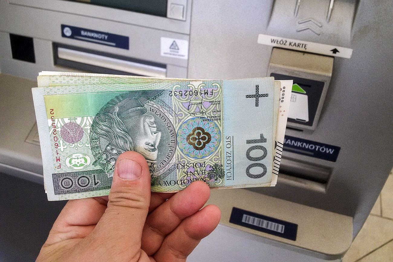 Czy gotówka to brak kosztów i prowizji? Jej zwolennicy próbują dowieść, że jest lepsza od płatności bezgotówkowych