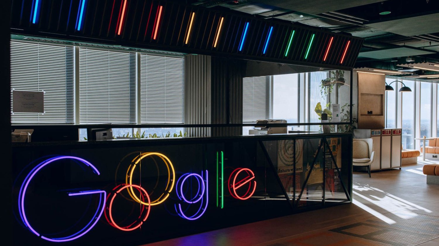 wejście do nowej siedziby Google