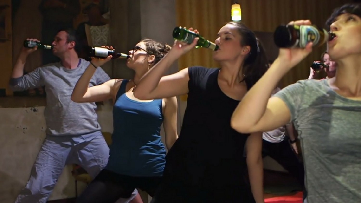 Zajęcia z bieryogi w berlińskiej szkole Emily i Jhuli.