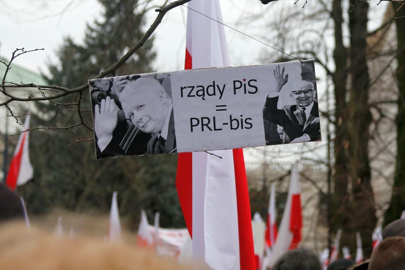 Protesty w grudniu 2015 roku nie zatrzymały Kaczyńskiego - ujarzmił Trybunał Konstytucyjny. Dziś mamy tego efekty