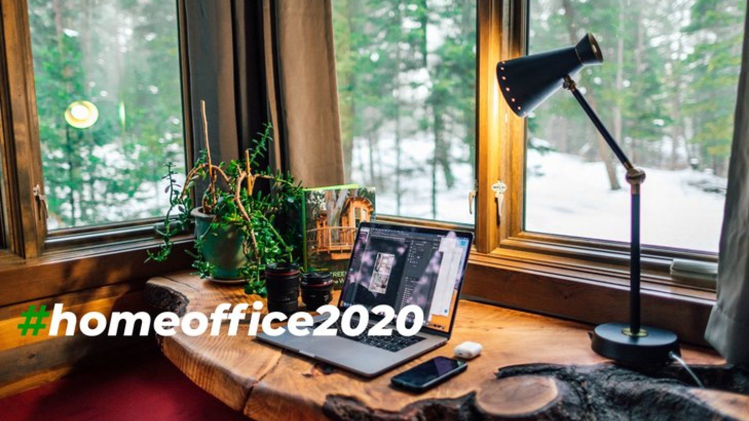 Sprzedaż laptopów wzrosła o ponad 800 proc. w porównaniu do 2019 roku.