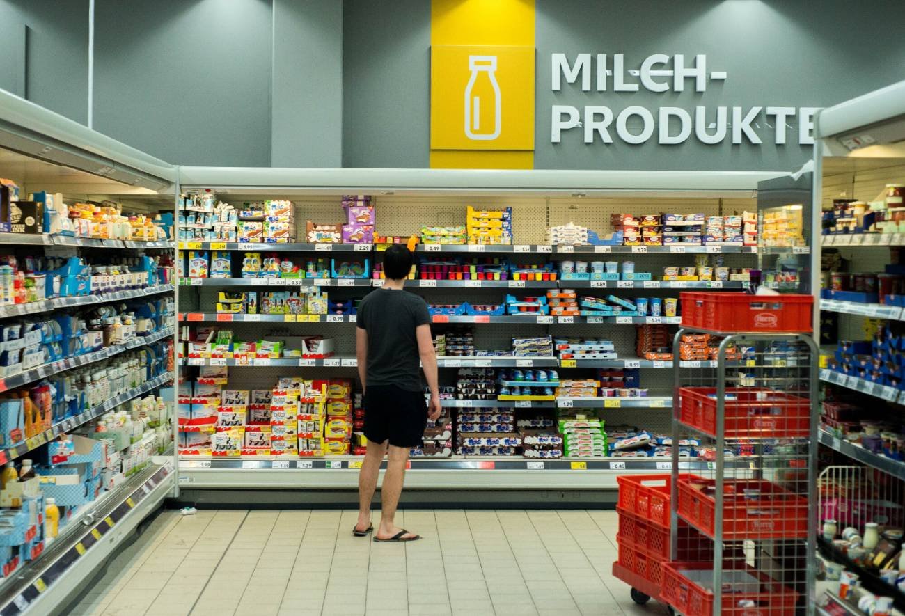 Nowy supermarket blisko niemieckiej granicy. Reklamuje się nowoczesnością