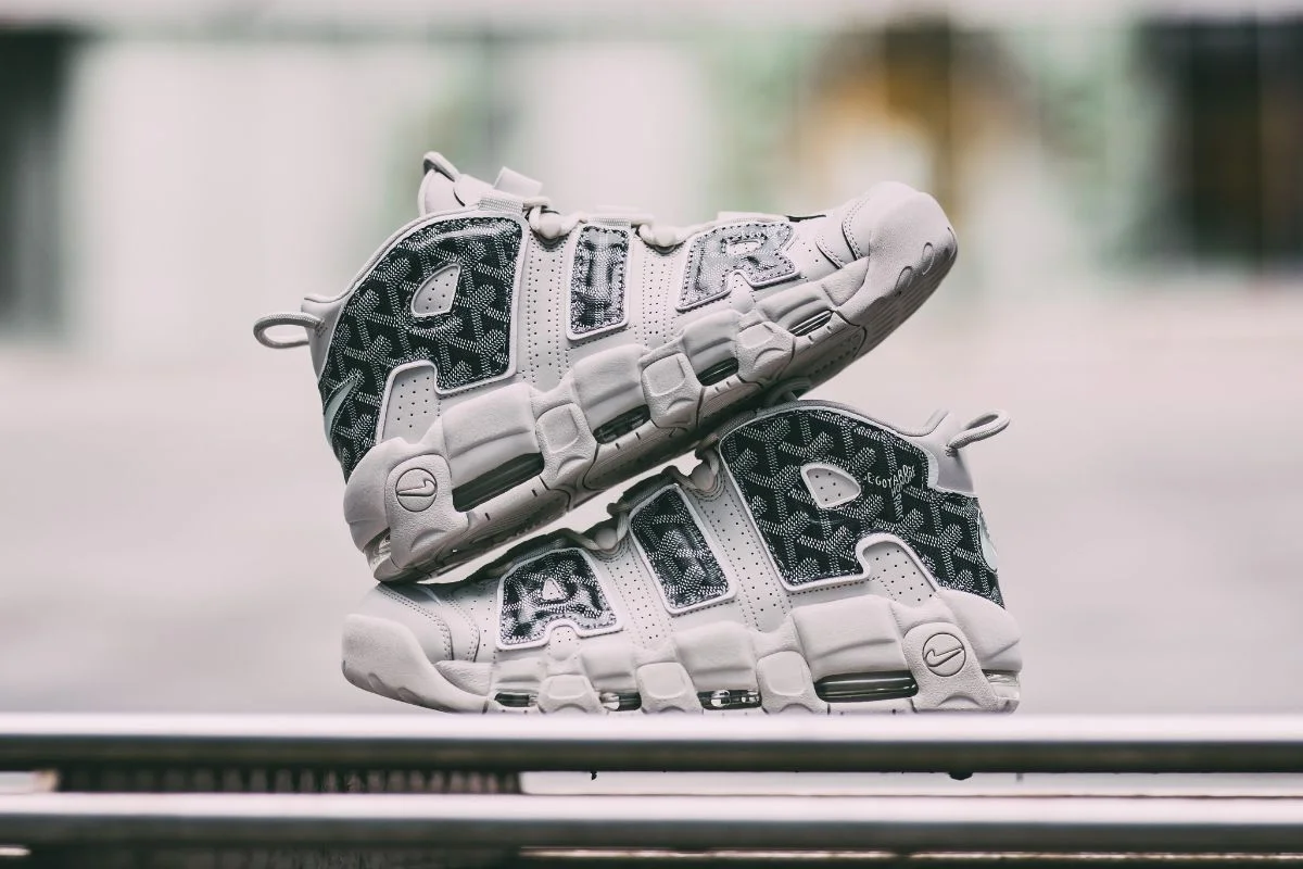 Nike Uptempo dostały nowy napis AIR prosto z torby Goyarda.