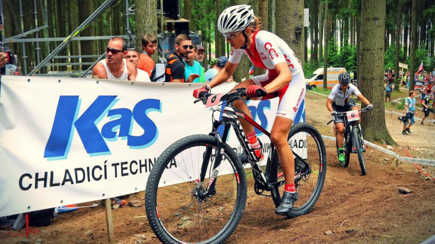 Maja Włoszczowska na rowerze firmy Kross.