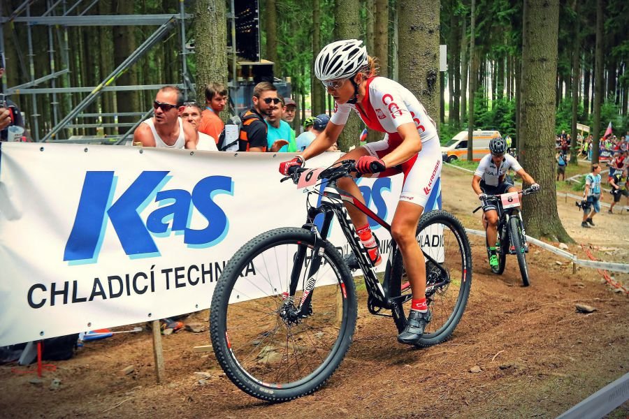 Maja Włoszczowska na rowerze firmy Kross.