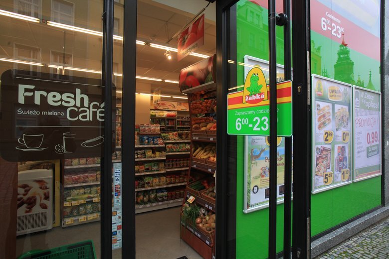 Żabka musi szybko wycofać produkty z wołowiny - mogło tam trafić mięso bez badań