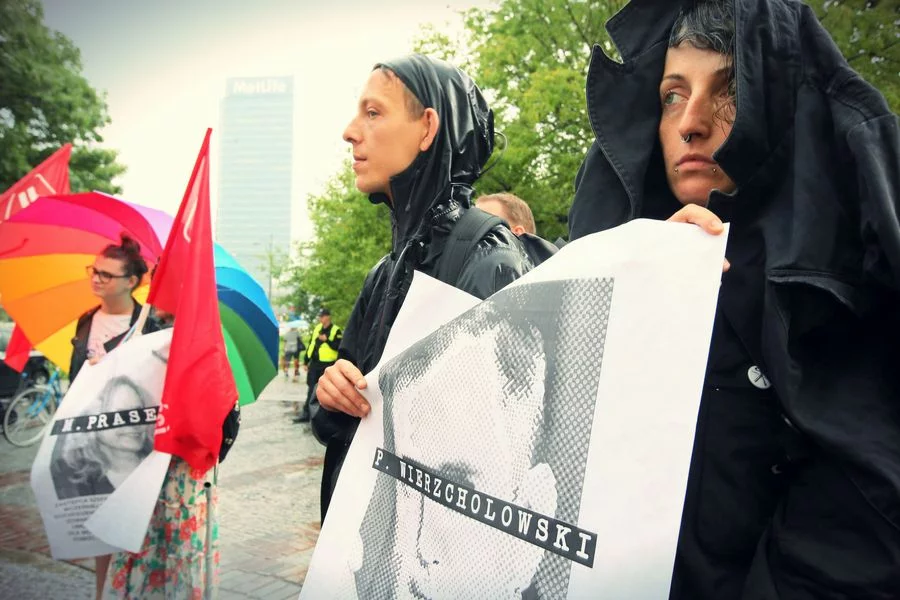 Demonstracja stowarzyszeń lokatorskich w proteście przeciwko niewyjaśnieniu śmierci Jolanty Brzeskiej.