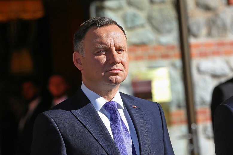 Kancelaria Prezydenta zamówiła ponad 10 tysięcy puszek energetyków. Czy w Pałacu jest sennie?