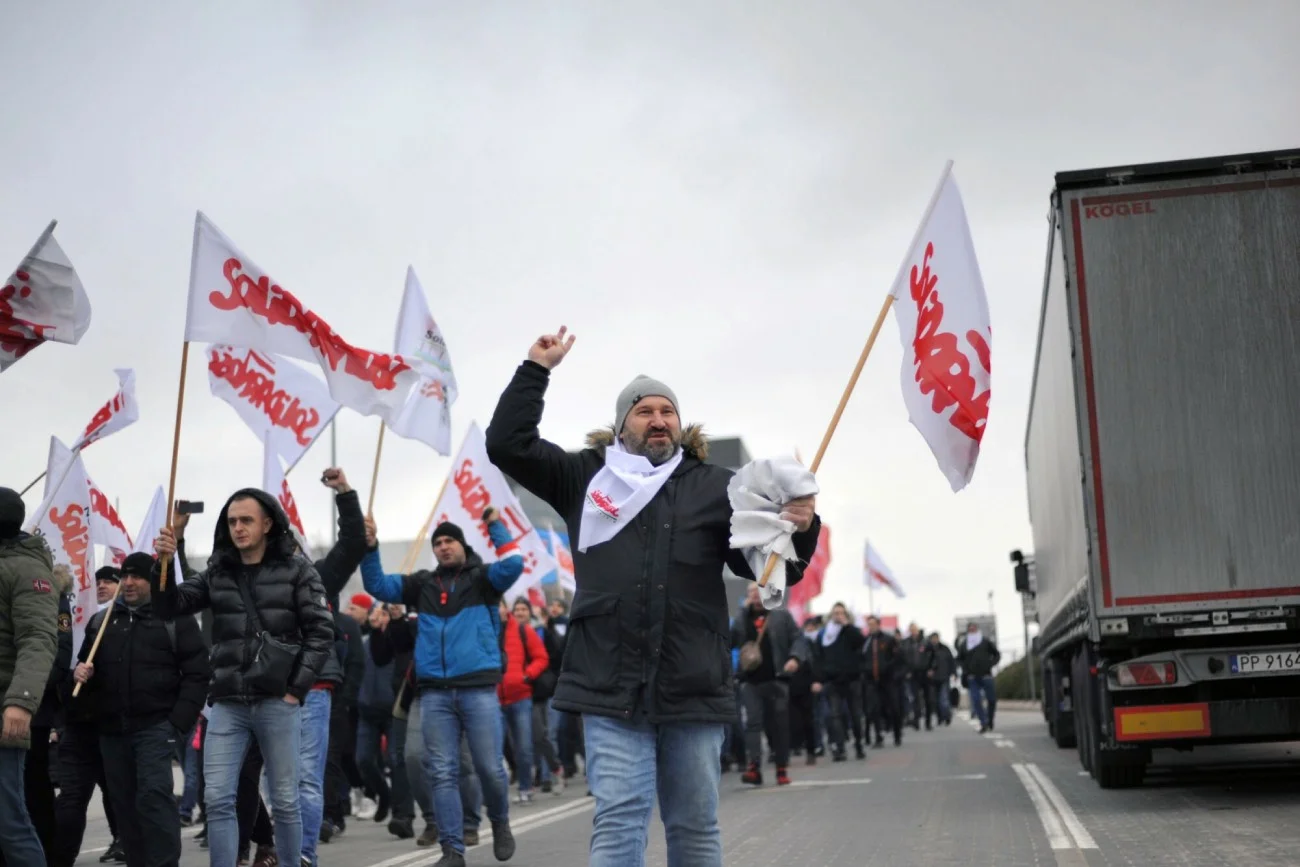 Manifestacja "Solidarności" w Warszawie. 20 tys. osób przejdzie w "Marszu Godności"