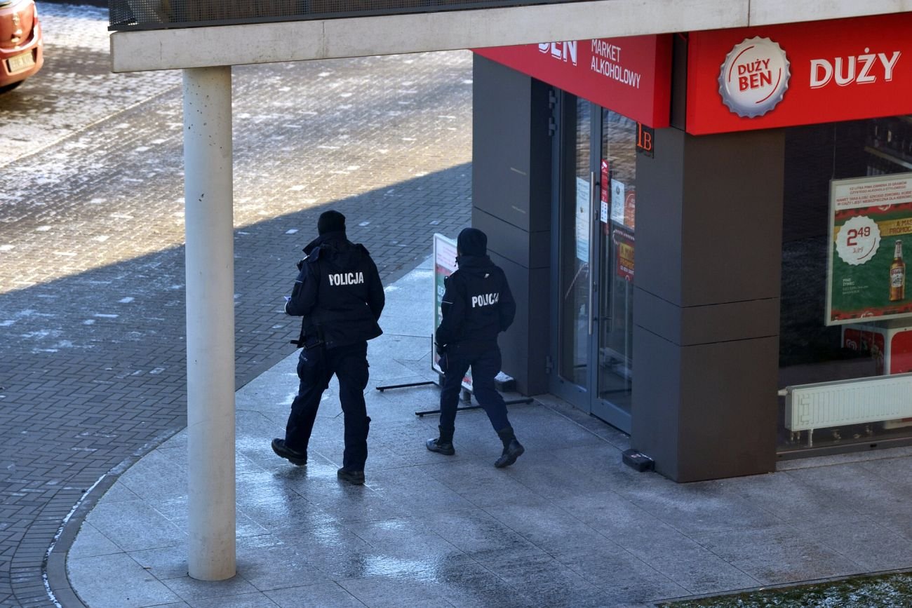 Sieć sklepów monopolowych Duży Ben znalazła nowy sposób na obejście zakazu handlu.