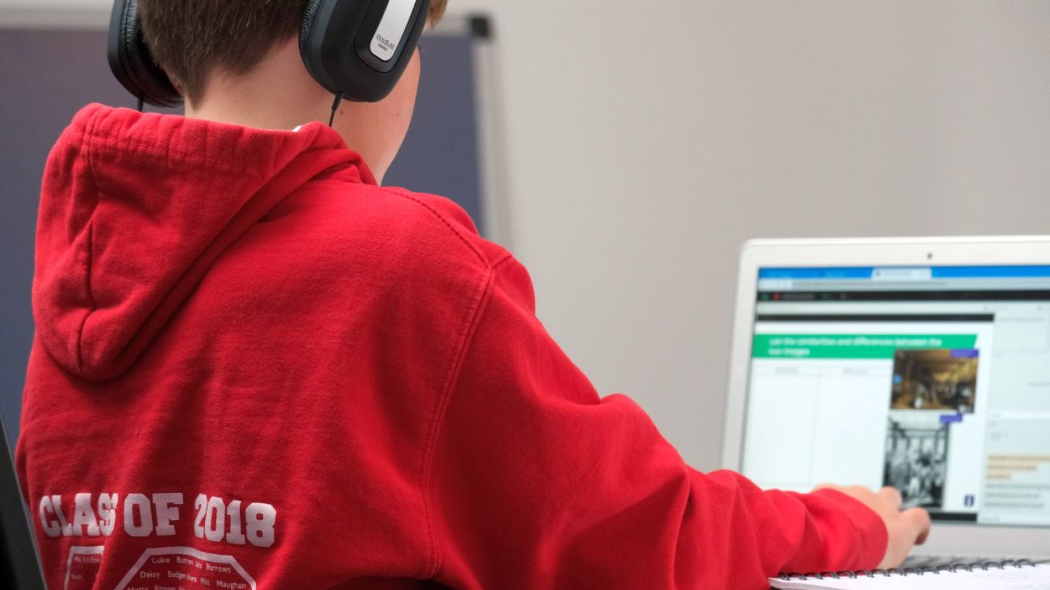 Program rozdawania komputerów czwartoklasistom jest dziurawy - mówią eksperci