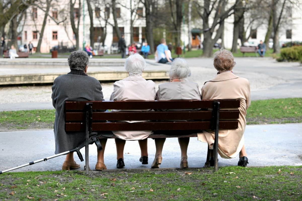 Wdowy po śmierci męża dostaną mniej pieniędzy.