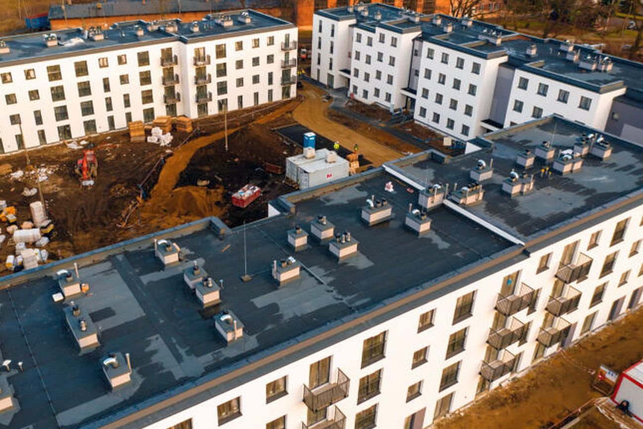 Dębickie osiedle w ramach programu Mieszkanie Plus budowano szybko. Za szybko - mówią mieszkańcy, skarżący się na niedoróbki