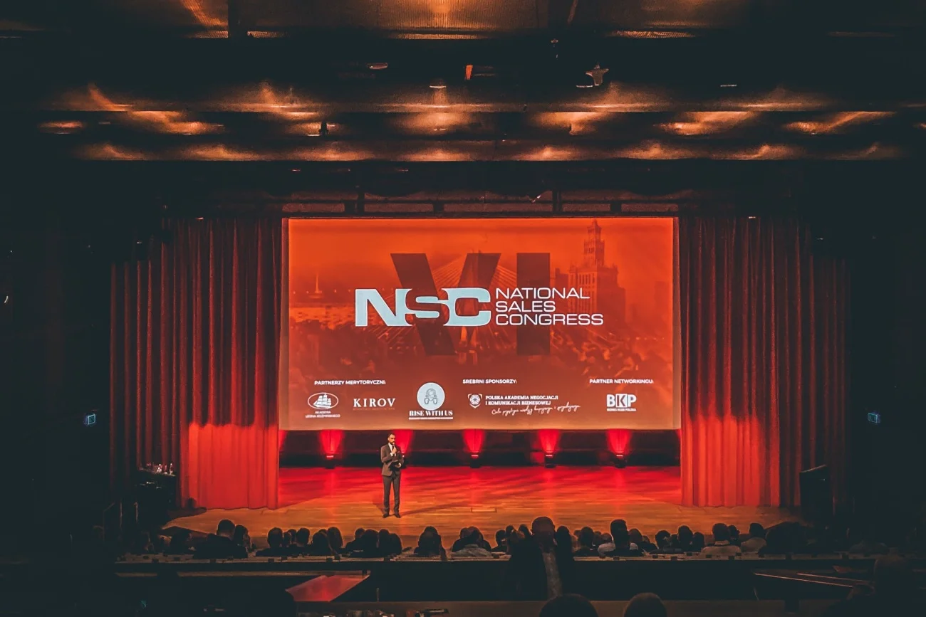 National Sales Congress to jedno z najważniejszych wydarzeń dedykowanych sektorowi handlowemu w Polsce. VI edycja kongresu odbyła się 7 kwietnia 2022 r. w Centrum Konferencyjnym Polin w Warszawie pod hasłem "Mistrzowskie Strategie Sprzedaży"