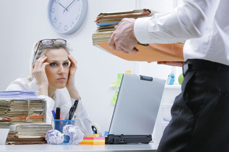 Jak uniknąć wypalenia zawodowego? 5 rad w jaki sposób polubić swoją pracę