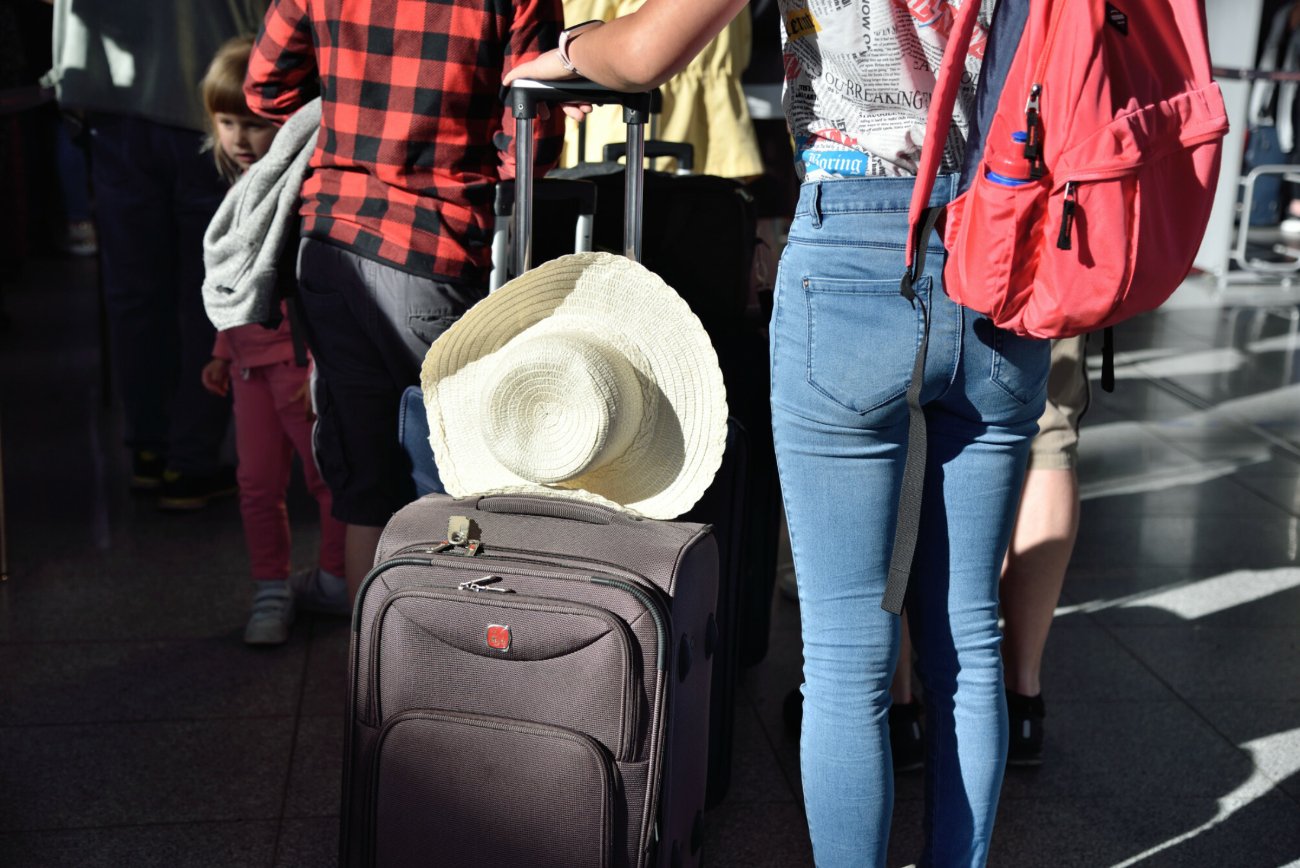 Pasażerka z walizką