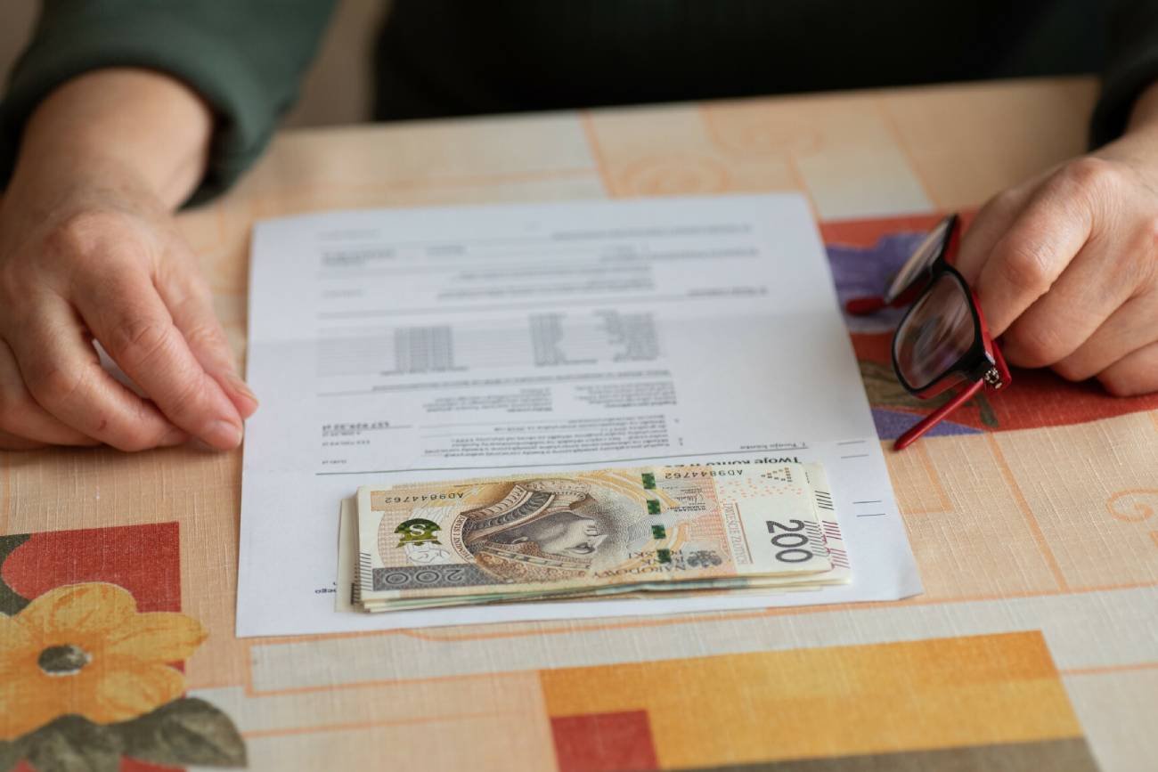 Rachunki domowe, banknoty PLN