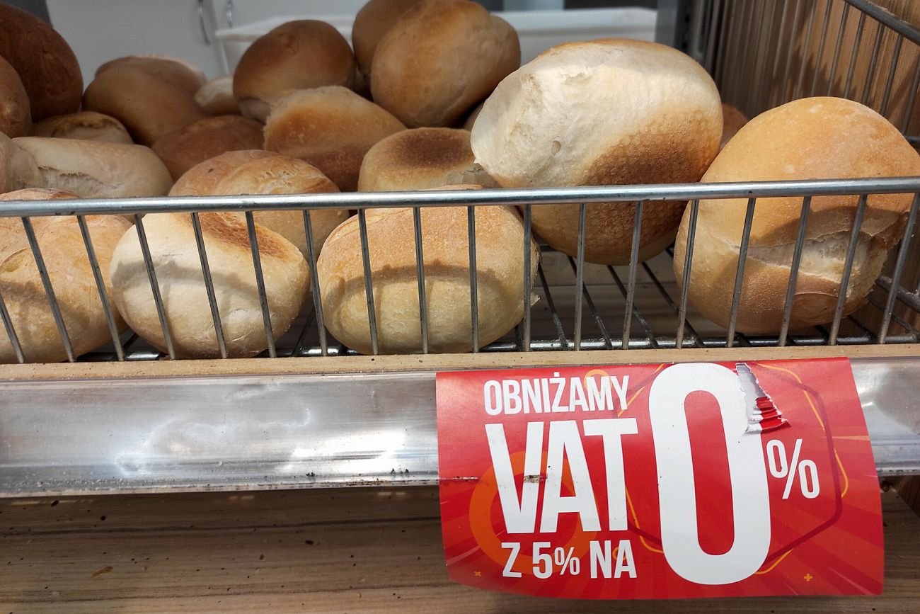 Obniżka VAT na żywność spowodowała minimalny spadek cen. Ale patrząc szerzej żywność i tak mocno zdrożała